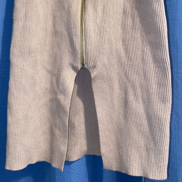 Fitting dress - Picture 5 of 7